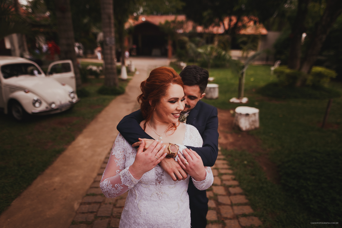 fotografia com historia fotos com emoçao casamento blindado casamento cristao  fotos de caio henrique  entrada do noivo casamento ao ar livre casamento de dia  casal cristao