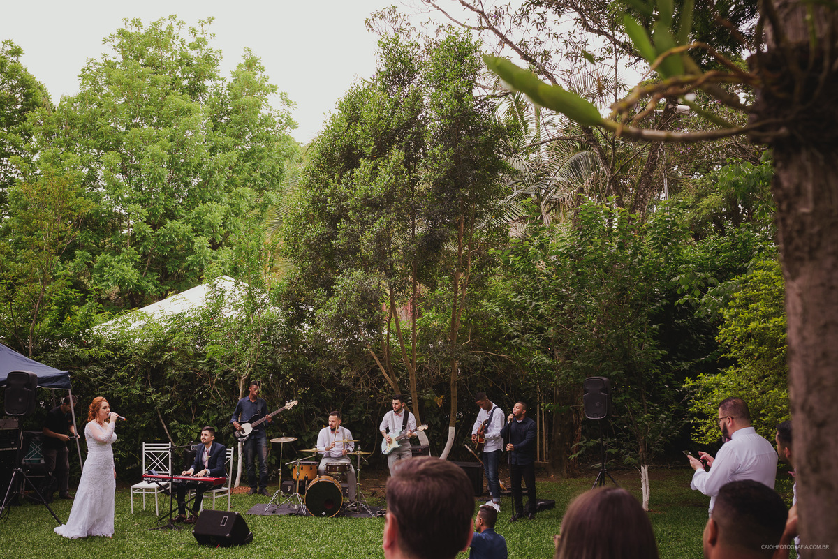 fotos de caio henrique  entrada do noivo casamento ao ar livre casamento de dia  casal cristao ideias de fotos fotos criativas noivos que cantal