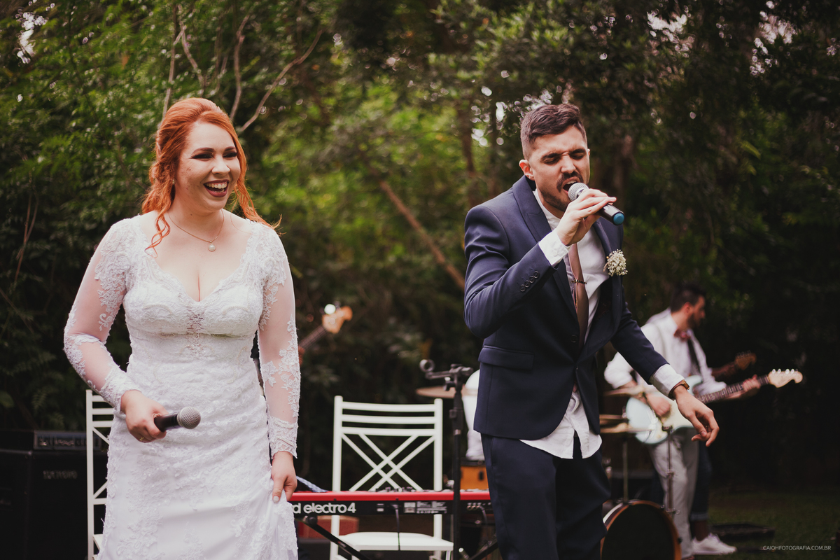 fotos de caio henrique  entrada do noivo casamento ao ar livre casamento de dia  casal cristao ideias de fotos fotos criativas