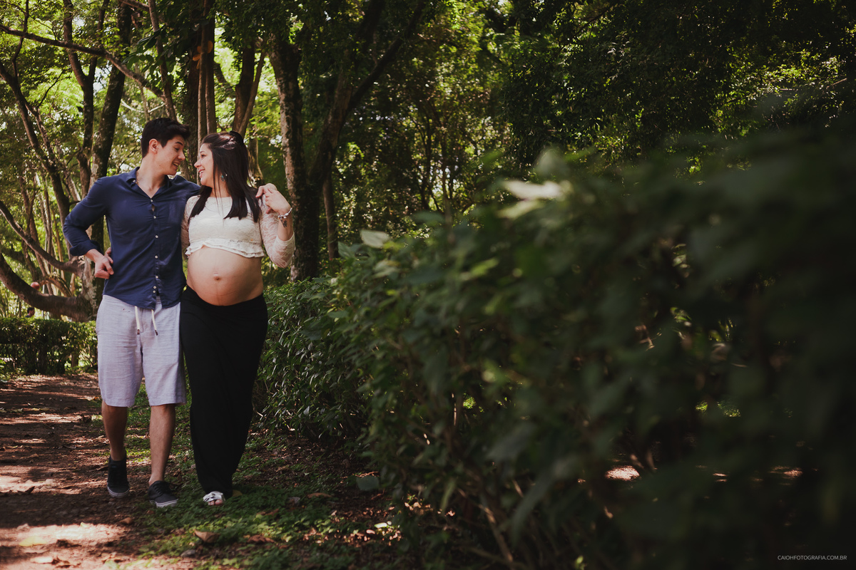 Ensaio de gestante ensaio fotografico de gravida ensaio de familia ensaio no parque fotos de gestante no parque ensaio por caio henrique fotografos de casais fotografos de sao paulo fotos criativas  casal sorrindo 