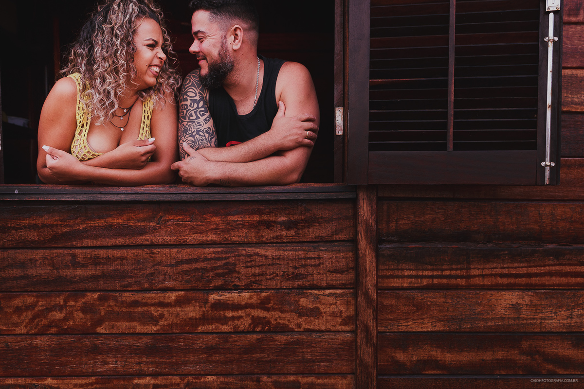 ensaio casal pre casamento fotos por caio henrique fotos criativas ensaio pre wedding casal com cachorro ensaio no campo ensaio folk