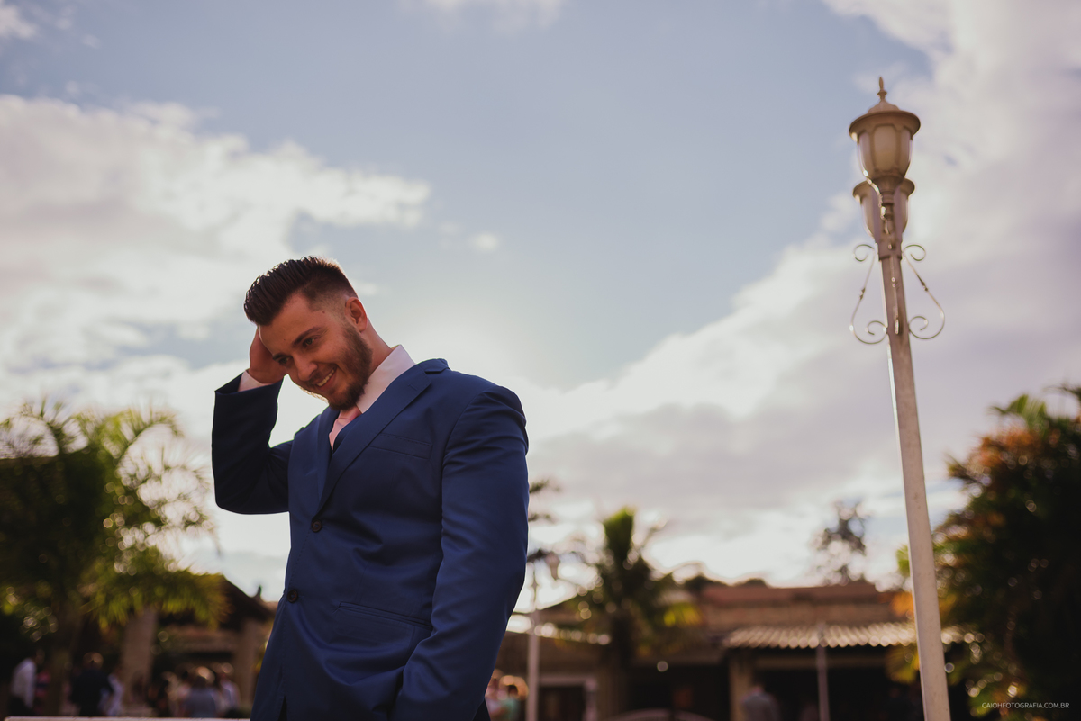 noivo making of do noivo ternos de noivo fotografia de casamento fotos criativas casamentos de dia fotos por caio henrique noivo estiloso casamento ao ae livre 