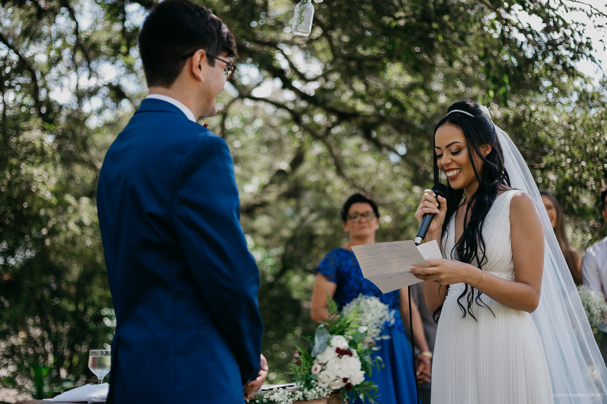 casamento de dia fotografia de casamento casamento no interior casamento ar livre fotos de caio henrique ch fotografia  noivo entrada do noivo noivo ansioso casal sorrindo casamento rustico votos da noiva 