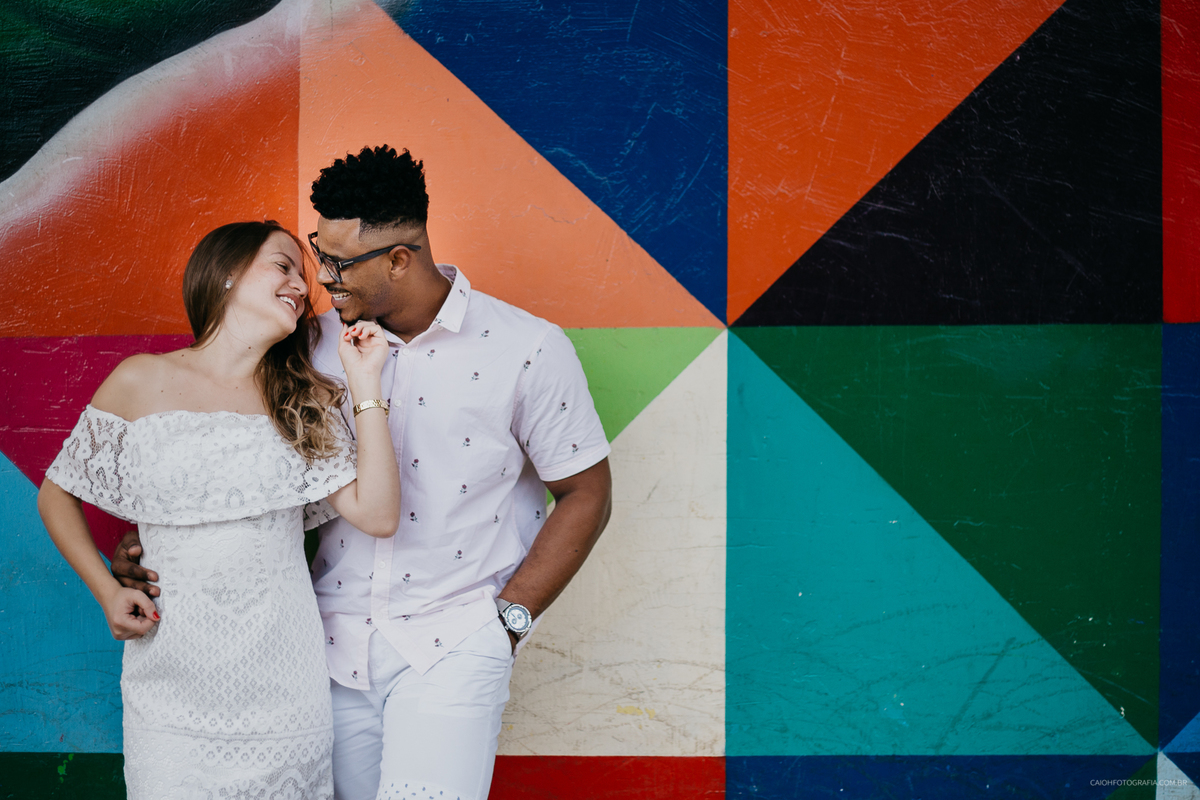 ensaio casal ensaio de fotos no parque fotografos de sao paulo fotografia por caio henrique ensaio casal sorrindo fotos de caio henrique ch fotografia grafitte casal espontaneo