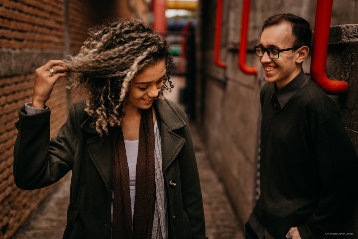 ensaio casal ensaio fotografico externo cacheadas casal estiloso fotografia urbana ideias de fotos de casal ensaio por caio henrique  arte casal artista foto em preto e branco sesc pompeia