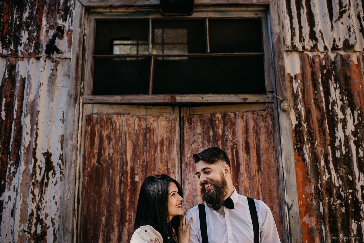 ensaio pre casamento ensaio rustico casal alternativo pre wedding no campo fotografos de casamento ideias de ensaios fotografos de sao paulo fotos por caio henrique 