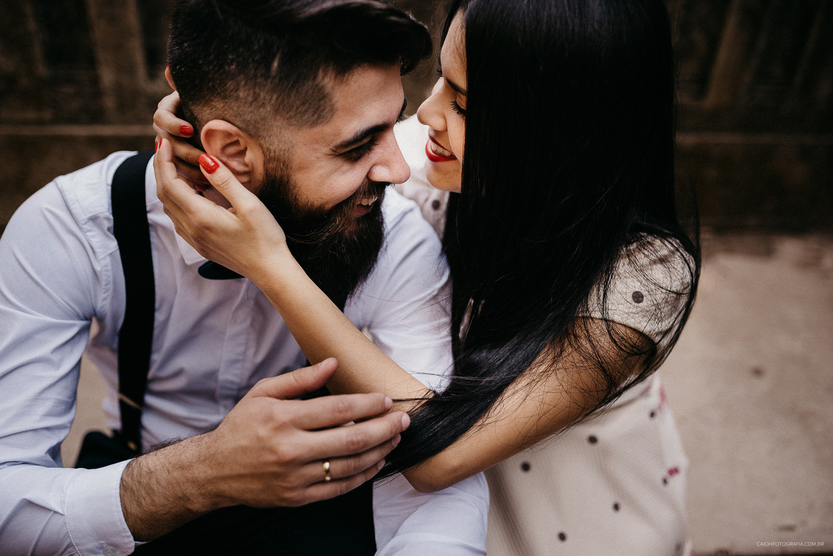 ensaio pre casamento ensaio rustico casal alternativo pre wedding no campo fotografos de casamento ideias de ensaios fotografos de sao paulo fotos por caio henrique  casal cristao ensaio retro por caio henrique casal sorrindo
