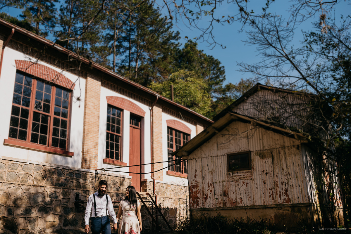 ensaio pre casamento ensaio rustico casal alternativo pre wedding no campo fotografos de casamento ideias de ensaios fotografos de sao paulo fotos por caio henrique  casal cristao ensaio retro