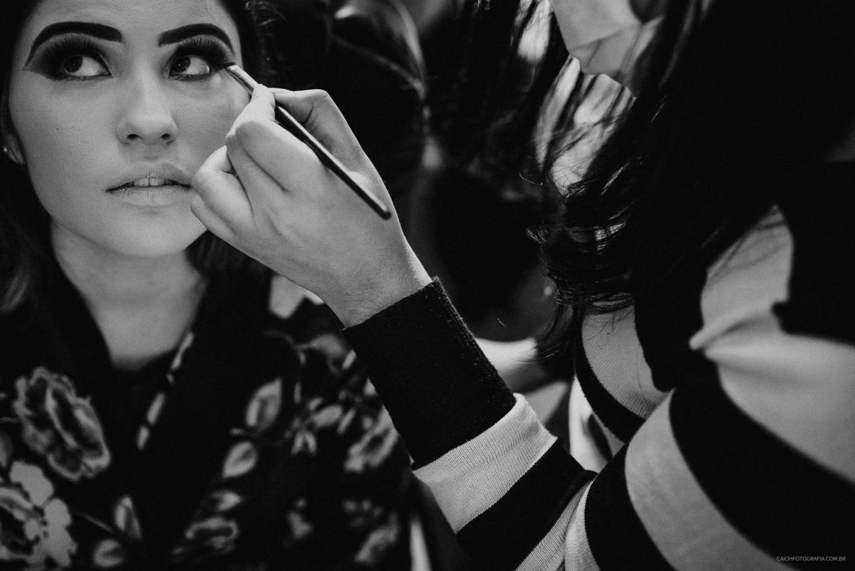 wedding casamentos de dia casamentos ao ar livre dia da noiva noiva se maquiando making of noivas diferentes ideias de noiva fotografia de casamento fotografia por caio henrique 