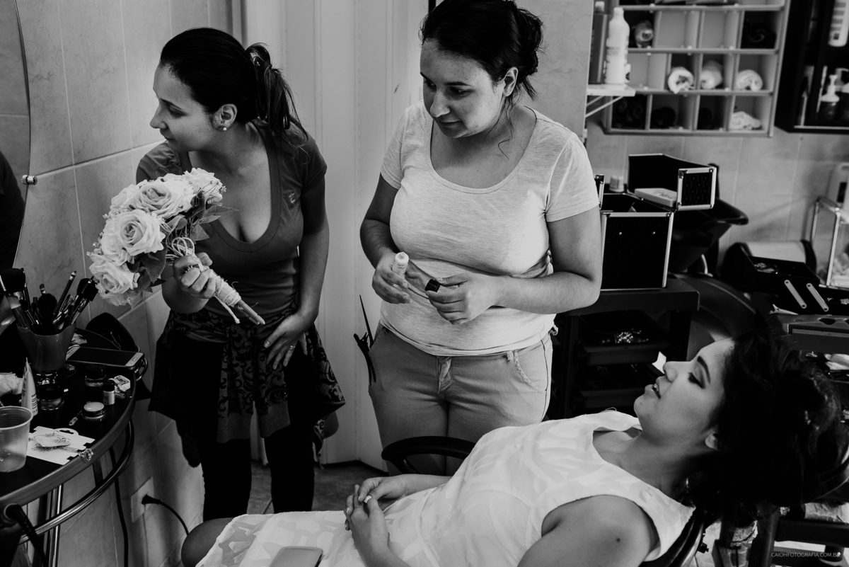 making of noiva noiva se arrumando casamento de dia casamento ao ar livre casal cristao dia da noiva fotos da noiva