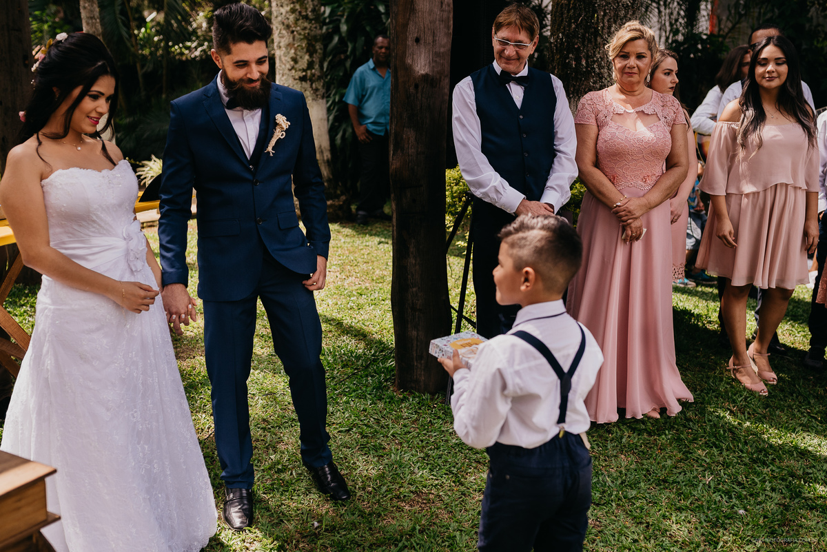 entrada da noiva casamento de dia ideias de casamento fotos por caio henrique casamento cristao ar livre votos preparados por deus casal cristao fotografos de casamento em sp carro da noiva vestido de noiva 