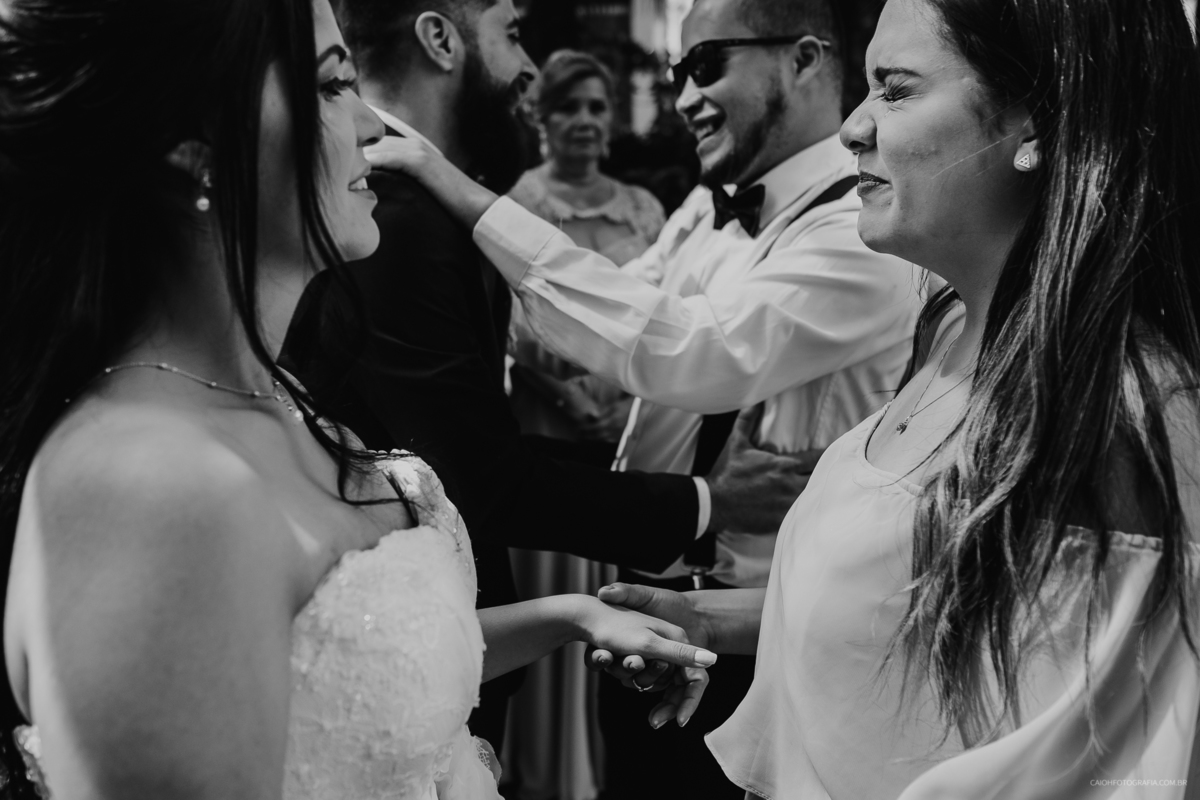 entrada da noiva casamento de dia ideias de casamento fotos por caio henrique casamento cristao ar livre votos preparados por deus casal cristao fotografos de casamento em sp carro da noiva vestido de noiva  alianca comprimentos irma da noiva