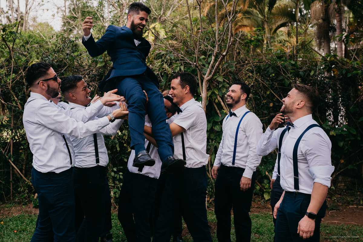 entrada da noiva casamento de dia ideias de casamento fotos por caio henrique casamento cristao ar livre votos preparados por deus casal cristao fotografos de casamento em sp carro da noiva vestido de noiva  alianca comprimentos padrinhos do noivo