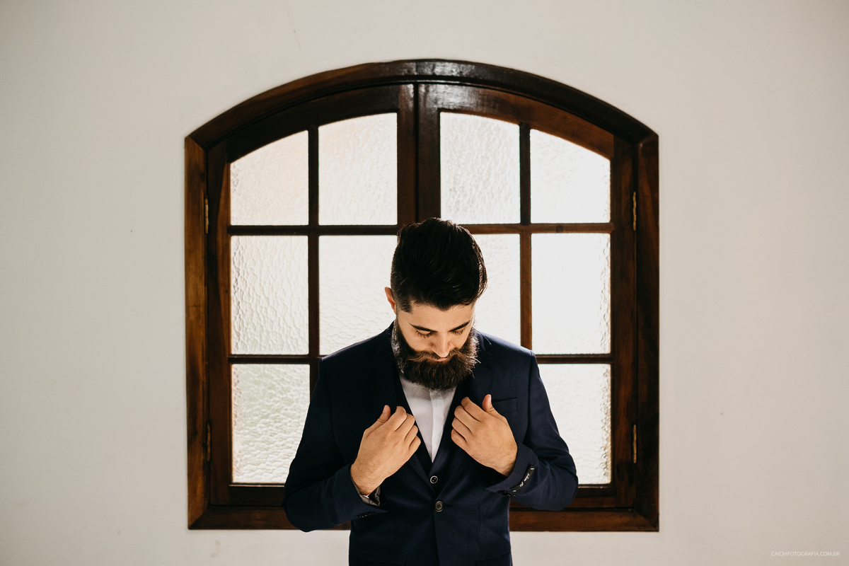 making of noivo noivo estiloso casamento de dia casamento rustico de dia casal cristao foto do noivo 