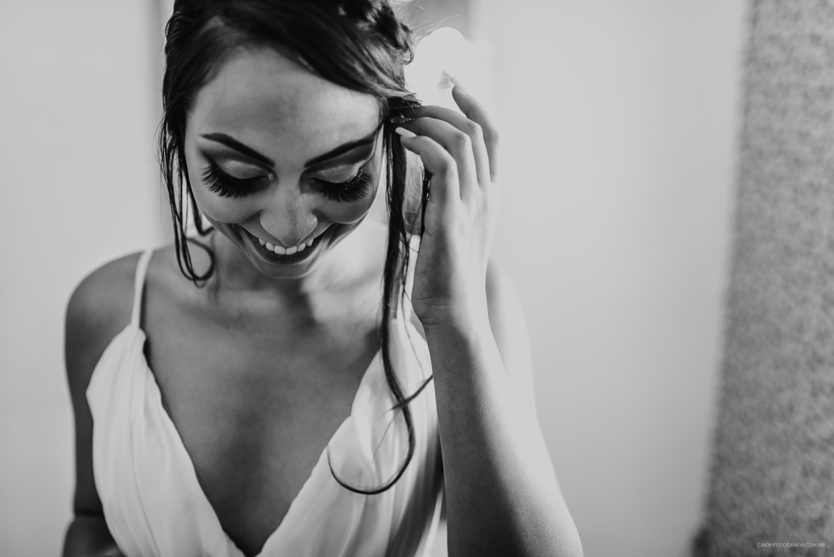 making of noiva casamentos de dia fotografia de casamento dia da noiva ideias de casamento casamento ao ar livre fotos por caio henrique noiva sorrindo