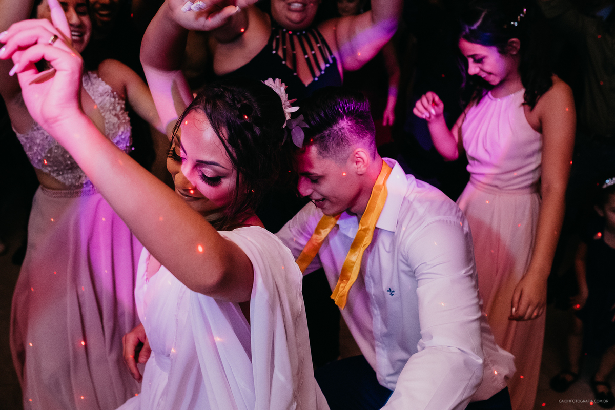 entrada do noivo casamento de dia pais do noivo casamento o ar livre fotografia de casamento casar de dia fotografia por caio henrique  ensaio do casal  festa de casamento casamento com festa