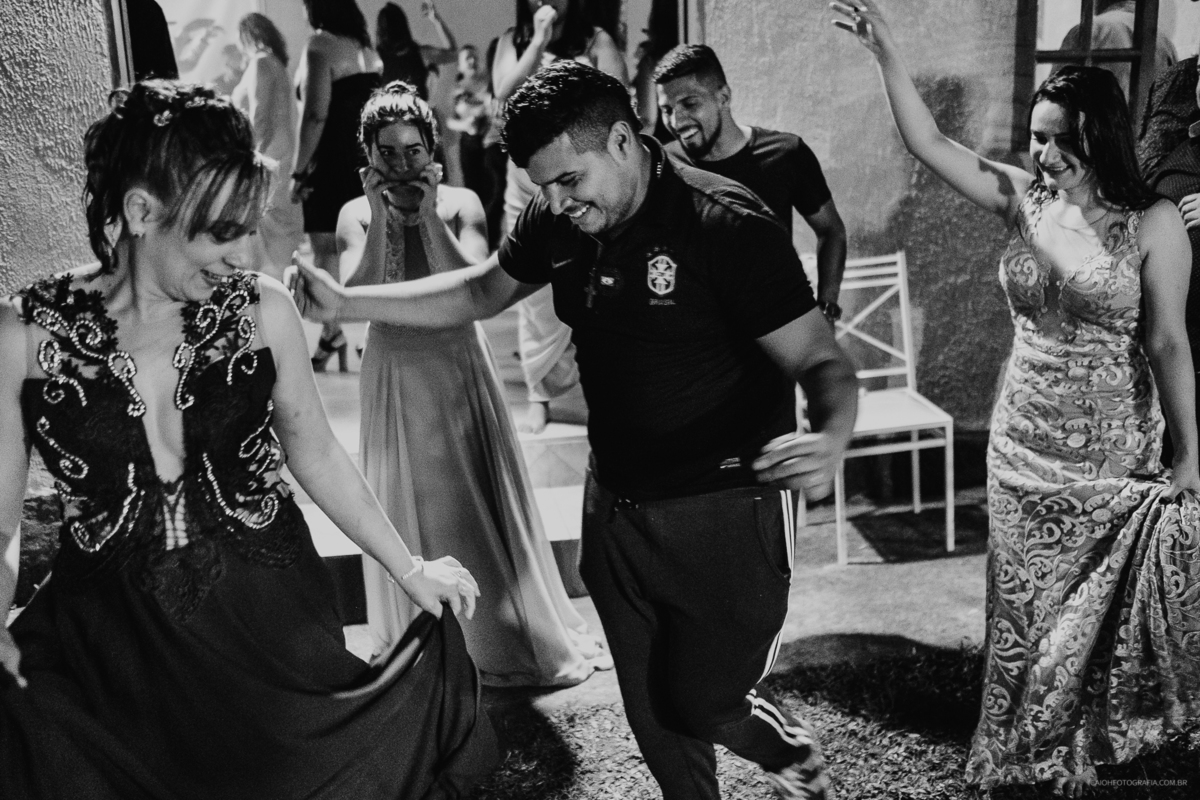 entrada do noivo casamento de dia pais do noivo casamento o ar livre fotografia de casamento casar de dia fotografia por caio henrique  ensaio do casal  festa de casamento casamento com festa fim de casamento padrinhos mae da noiva