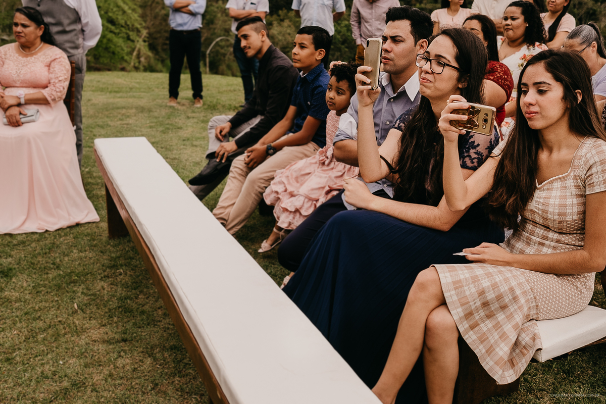 noivos casamento cristao fotografia de casamento casar no campo vestido de noiva congregacao crista fotografia documental fotografia de casamento por caio henrique fotografo de sao paulo
