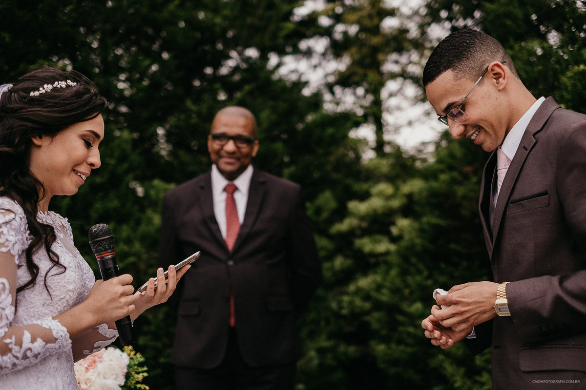 noivos casamento cristao fotografia de casamento casar no campo vestido de noiva congregacao crista fotografia documental fotografia de casamento por caio henrique fotografo de sao paulo votos 