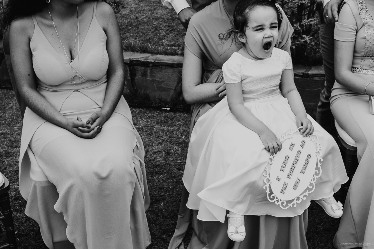 noivos casamento cristao fotografia de casamento casar no campo vestido de noiva congregacao crista fotografia documental fotografia de casamento por caio henrique fotografo de sao paulo votos  daminha de honra