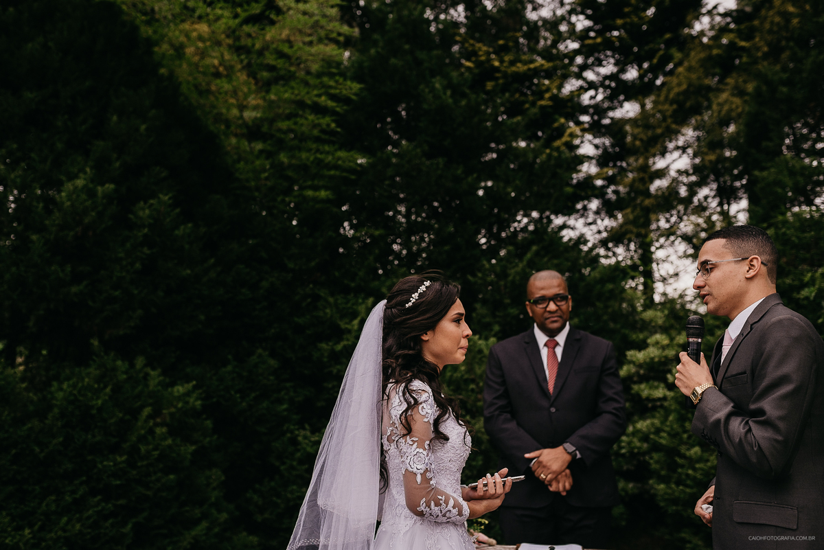 noivos casamento cristao fotografia de casamento casar no campo vestido de noiva congregacao crista fotografia documental fotografia de casamento por caio henrique fotografo de sao paulo votos do casal 