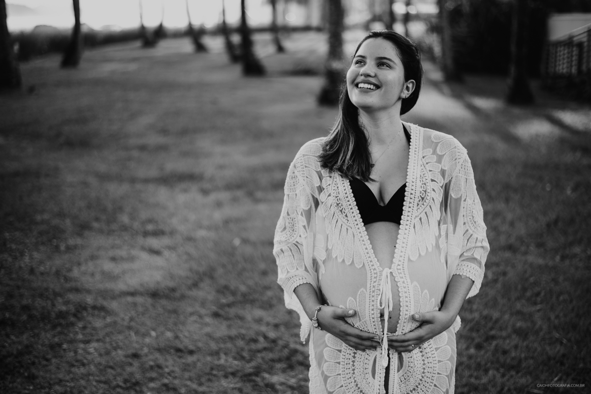ensaio gestante ensaio na praia ensaio casal pre casamento ensaio casal na praia casal de gravidos mae de menino gestacao de primeira viagem   praias de sao paulo riviera de sao lourenco  acompanhamento de gestacao gravidinha sorrindo ideias de ensaios