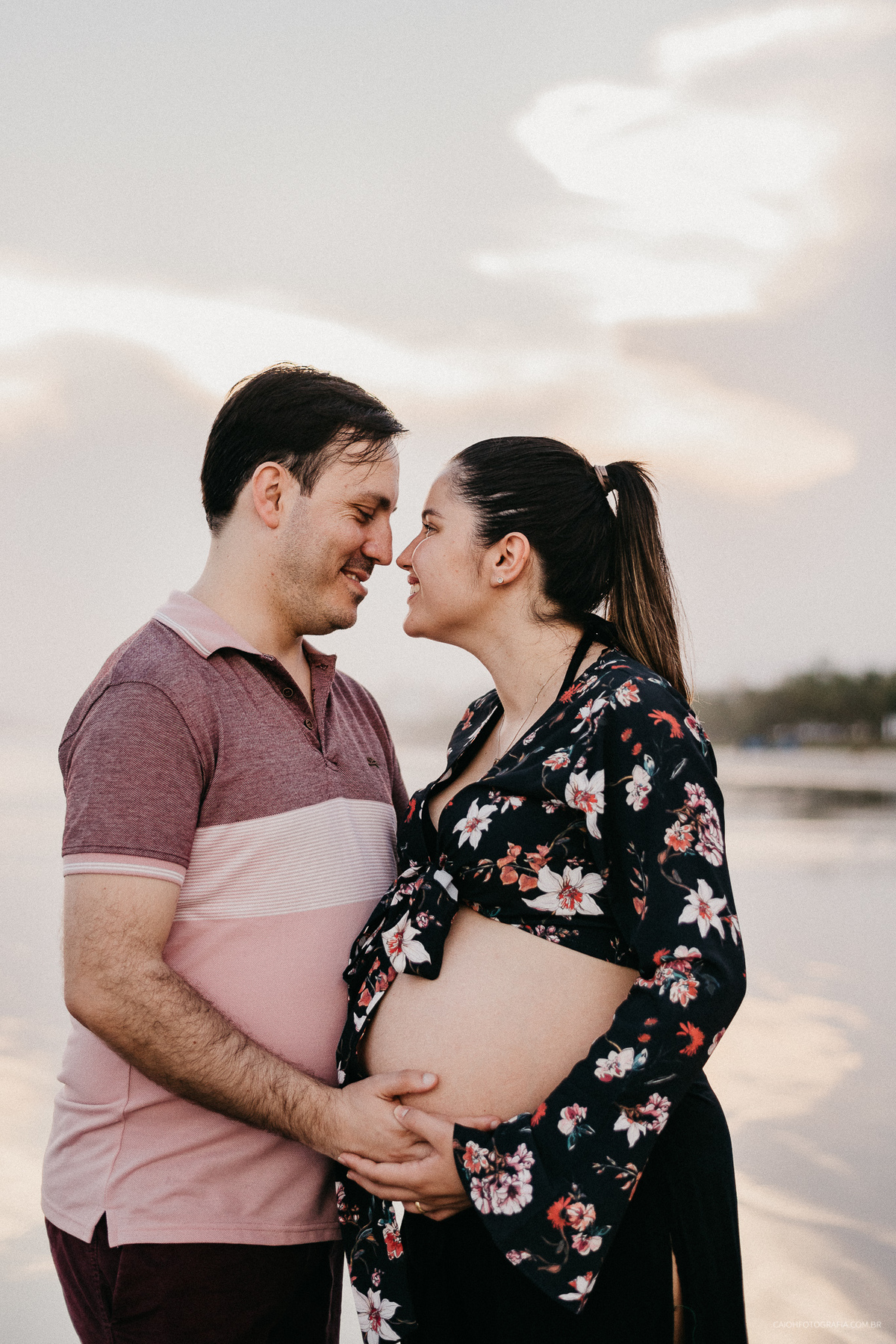 ensaio gestante ensaio na praia ensaio casal pre casamento ensaio casal na praia casal de gravidos mae de menino gestacao de primeira viagem  ensaio por caio henrique ch fotografia fotografos de sp 