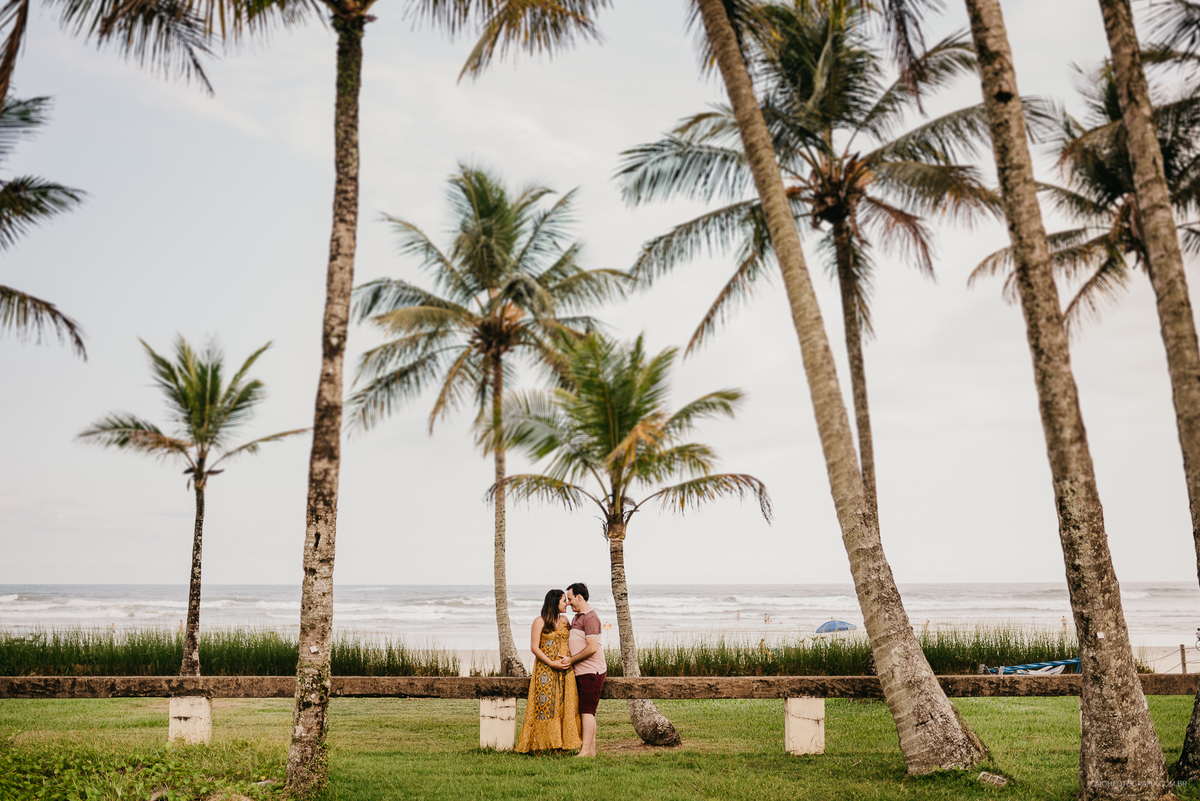 ensaio gestante ensaio na praia ensaio casal pre casamento ensaio casal na praia casal de gravidos mae de menino gestacao de primeira viagem   praias de sao paulo riviera de sao lourenco  acompanhamento de gestacao 
