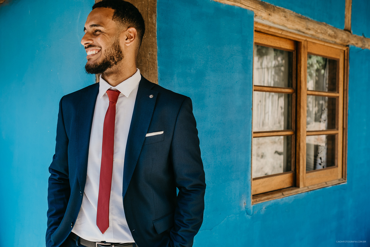 making of do noivo fotografos de casamento noivo com os padrinhos ideias de casamento casamento no campo ao ar livre de dia fotografos de campinas floresta park fotografo caio henrique  noivo sorrindo retrato do noivo terno do noivo 