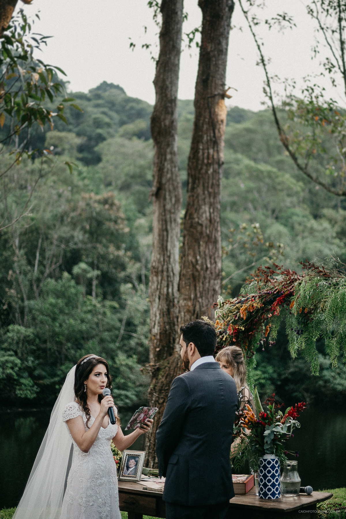 votos do casal fotografia de casamento cerimonia ao ar livre casamento no campo fotografia de casamento por caio henrique fotografo zona leste