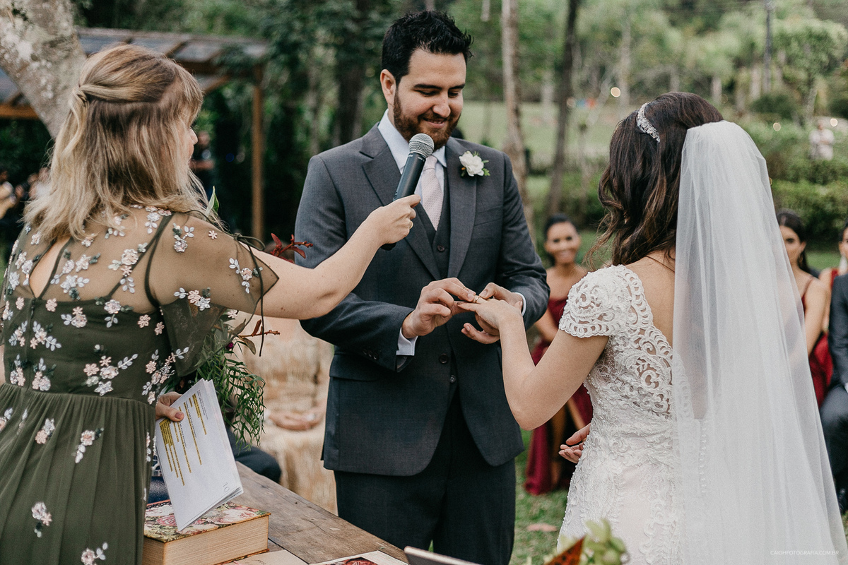 as aliancas fotografia de casamento fotografo sao paulo fotos de casamento noivos sorrindo