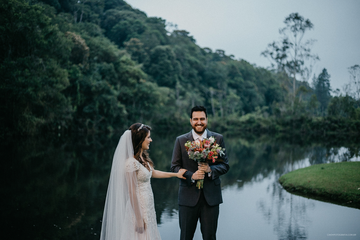 wedding dress buque de noiva bride fotografia de casamento mini wedding elopement wedding casamento no campo por do sol fotos por caio henrique