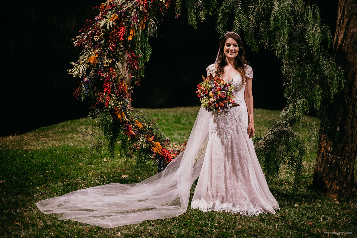 wedding dress buque de noiva bride fotografia de casamento mini wedding elopement wedding casamento no campo por do sol fotos por caio henrique casal romantico retrato de noiva