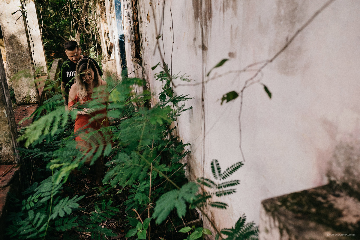 ensaio externo ensaio casal pre casamento fotos noivos andando fotografos de casamento fotos por caio henrique sorocaba ipero