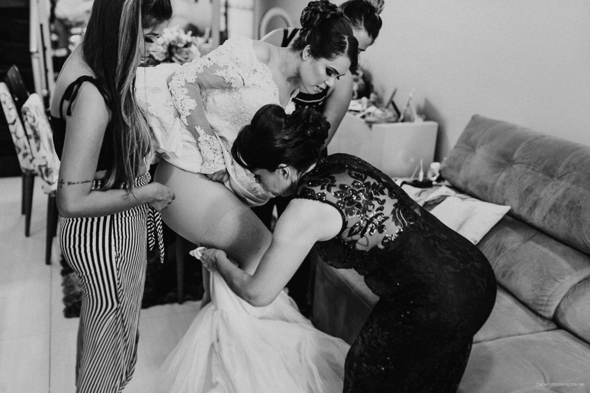 casamento de dia fotografia de casamento fotos de noivas casamento ao ar livre fotografos de casamento noiva se maquiando  maquiagem de noivas vestido de noivas 