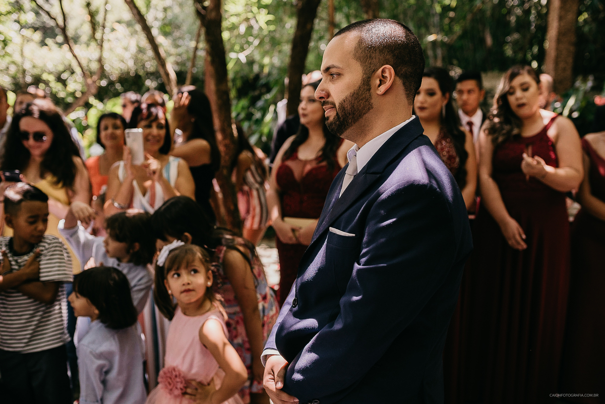 casamento de dia fotografia de casamento fotografos de sao paulo casamento ao ar livre fotos por caio henrique entrada do noivo noivo com a mae cerimonia de casamento