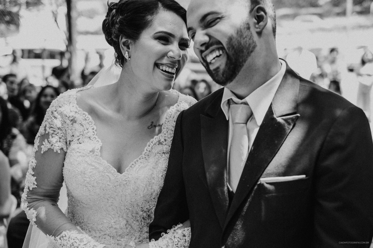 fotografia de casamento fotografos de casamento em sao paulo zona leste noivo sorrindo noivo emocionado entrada da noiva casamento de dia ao ar livre noivo beijando noiva casamento noivos sorrindo casamento rustico mini wedding