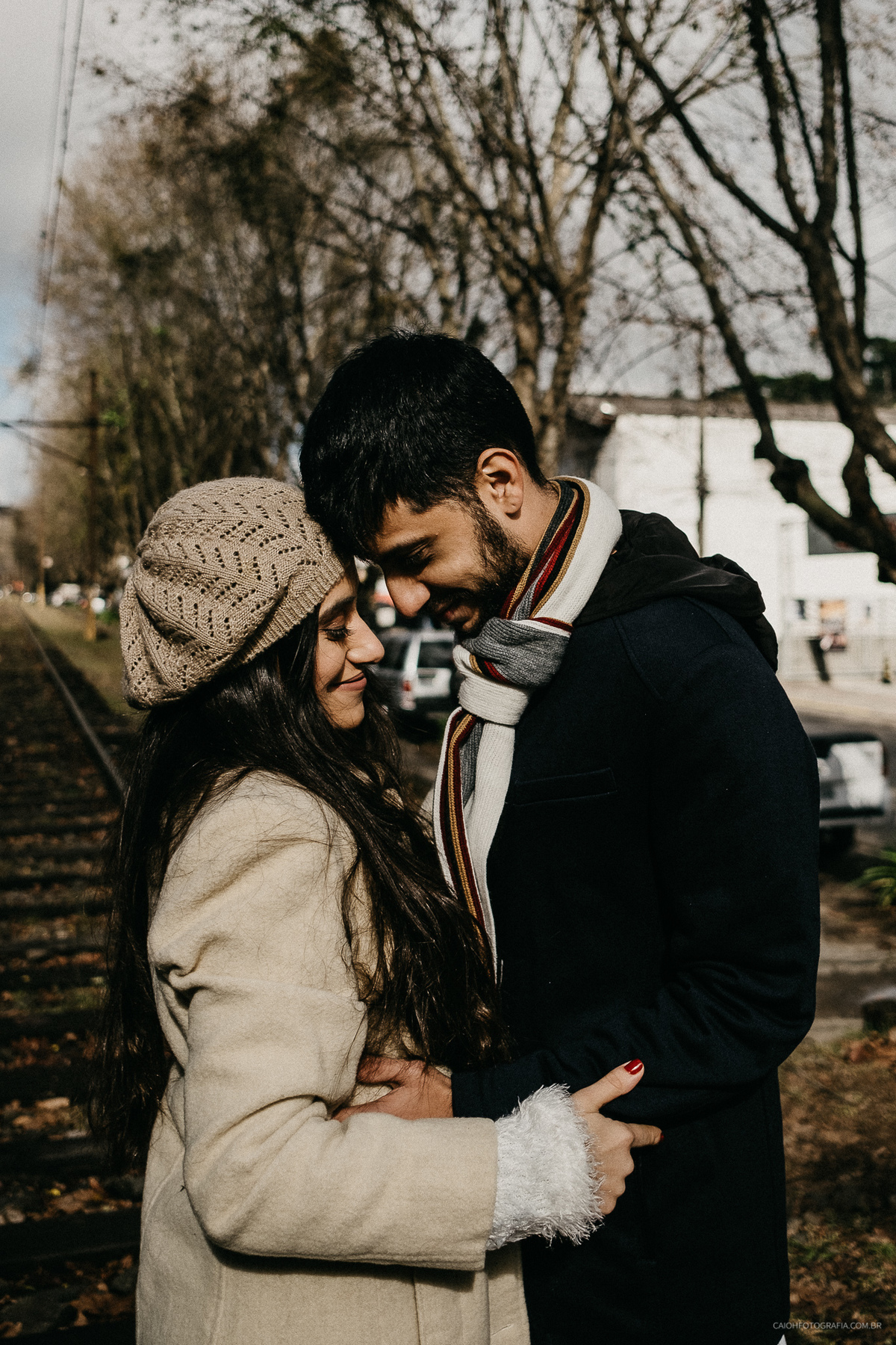 ensaio casal campos do jordao fotografia de casamento casal cristao ensaio no inverno fotografia caio henrique casal sorrindo