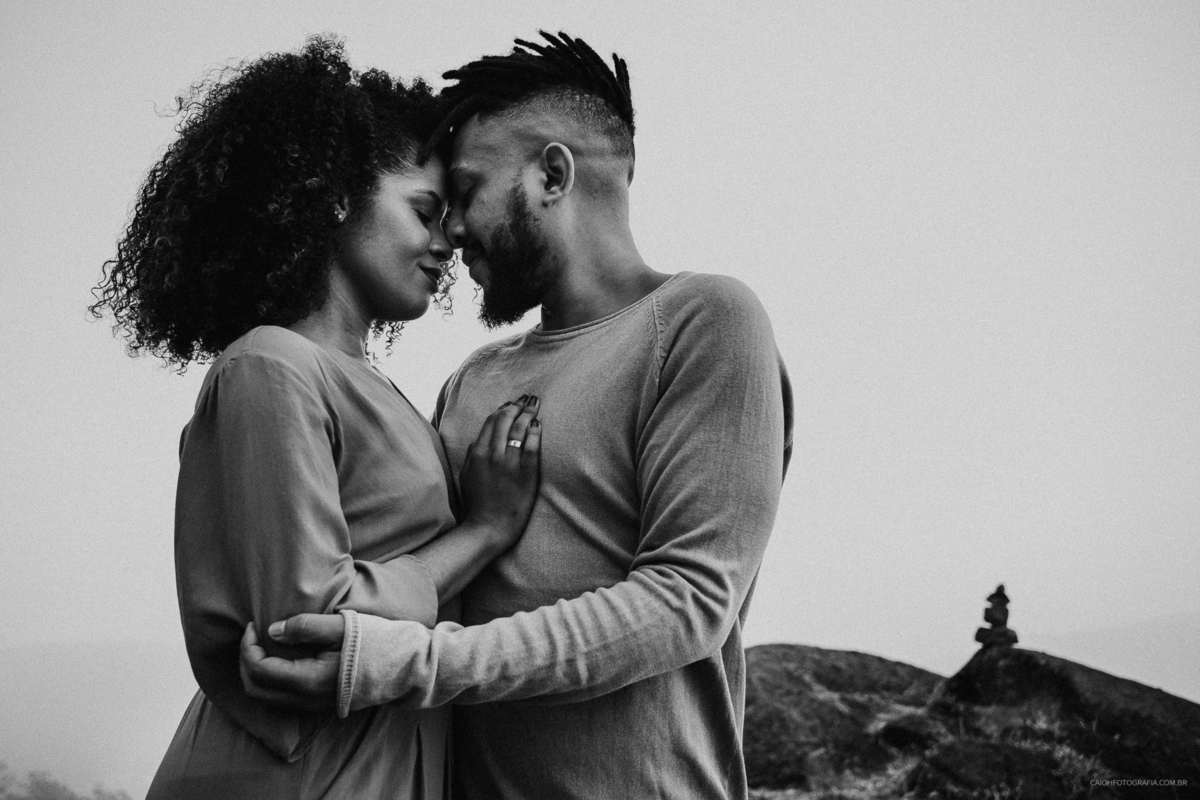 pre casamento no campo ensaio de fotos pre wedding casamento de dia noivos afro fotografoa se casamento em sao paulo caio henrique zona lesta 