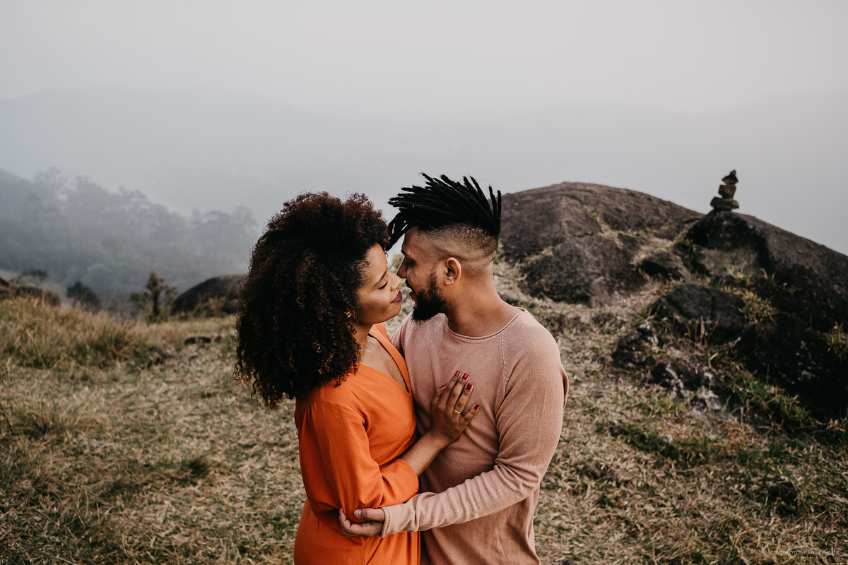 pre casamento no campo ensaio de fotos pre wedding casamento de dia noivos afro fotografoa se casamento em sao paulo caio henrique