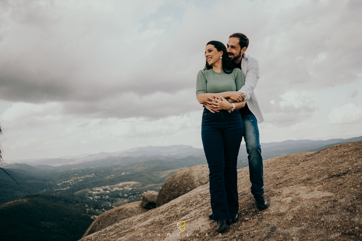 Fotografo de ensaio pré casamento no pico do olho d'agua em mairiporã no pôr do sol