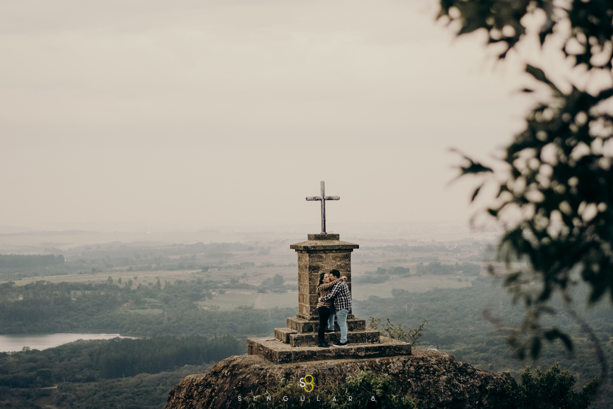 Pré wedding na cruz  com tempo nublado sorocaba fazenda ipanema