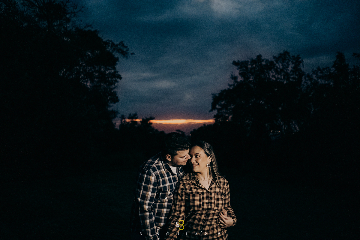 Fotografia de ensaio pre casamento  com tempo nublado sorocaba fazenda ipanema