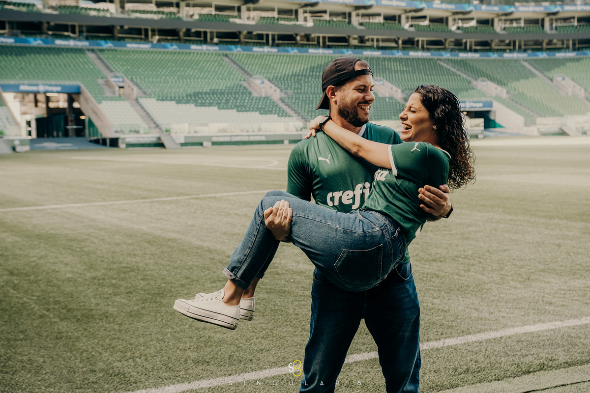 Fotografia de casal no estadio do palmeiras