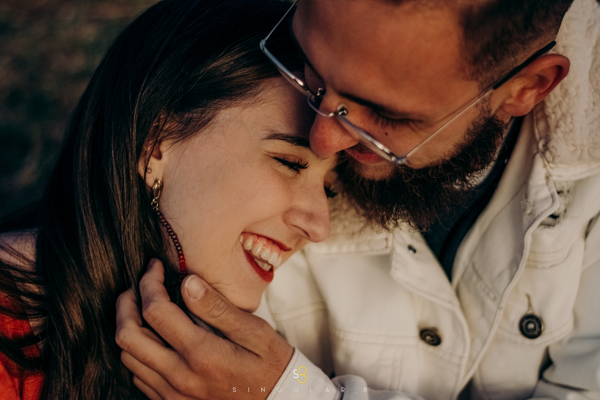 Fotografia de ensaio pré casamento espontânea no pico do olho d'agua
