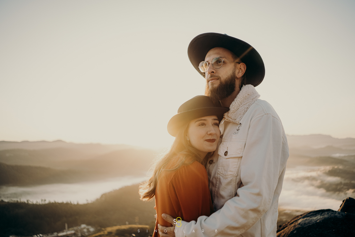 Roupa diferente para ensaio pré casamento no pico do olho dagua