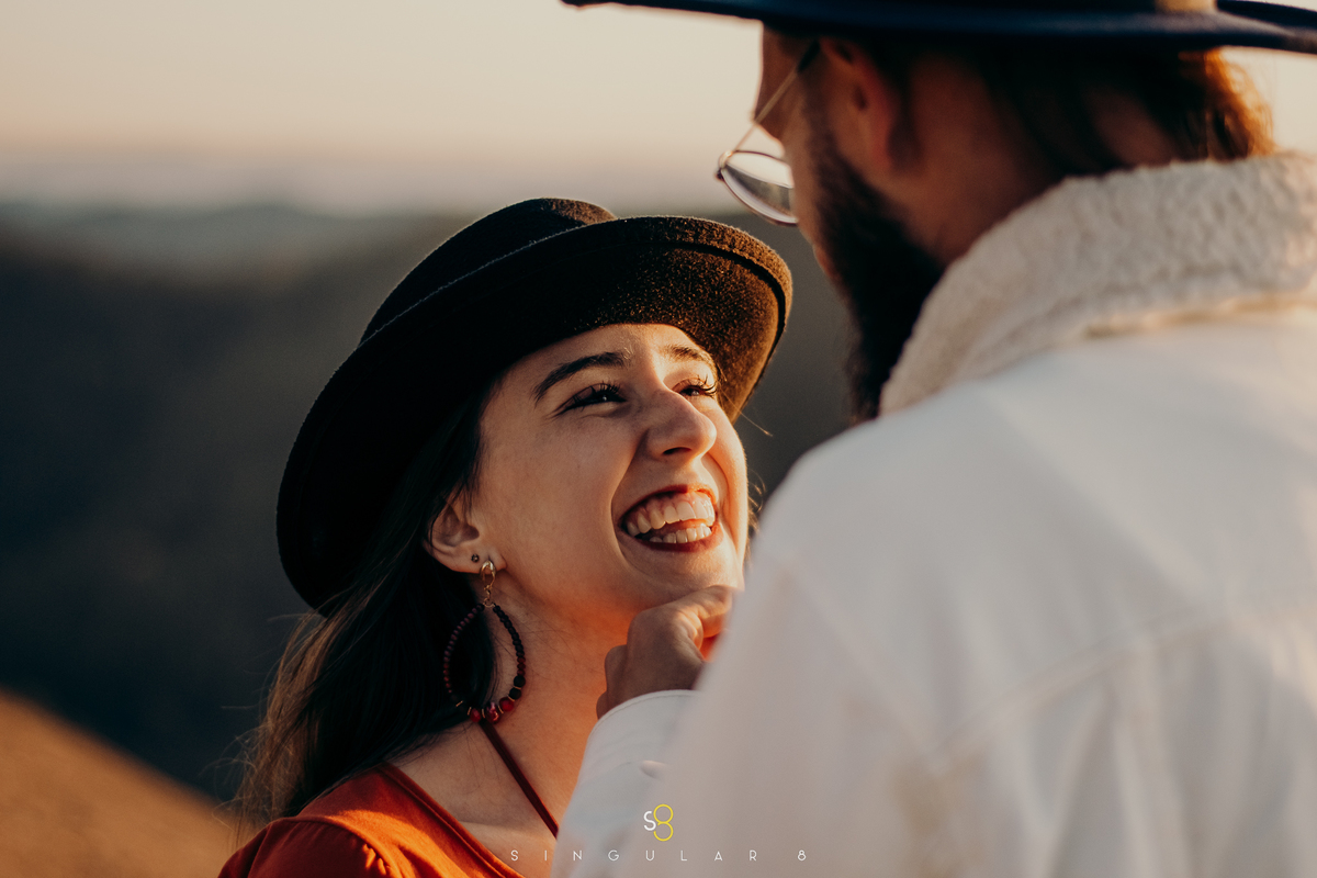Fotos de casal no pico do olho d'agua no amanhecer em Mairiporã
