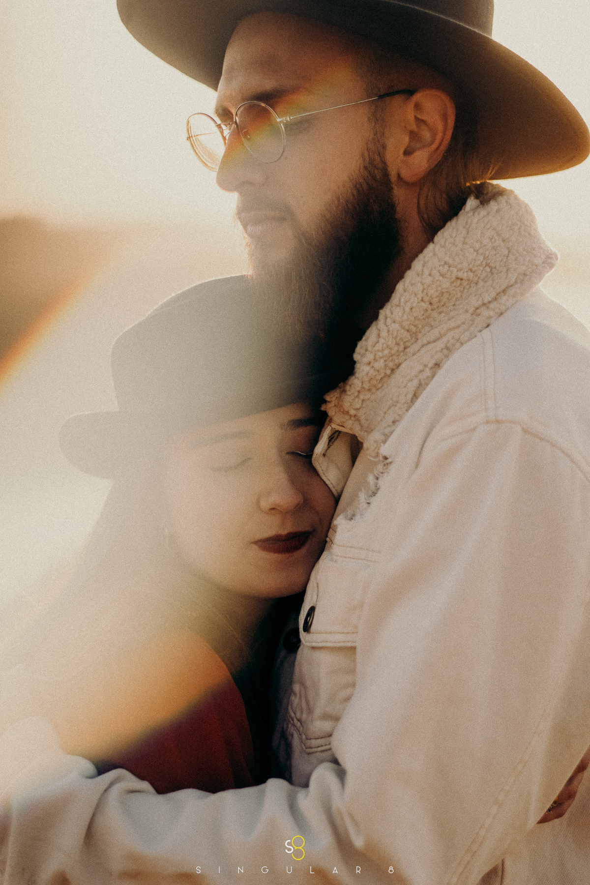 Fotografia de ensaio pré casamento diferente e espontâneo no pico do olho d'agua