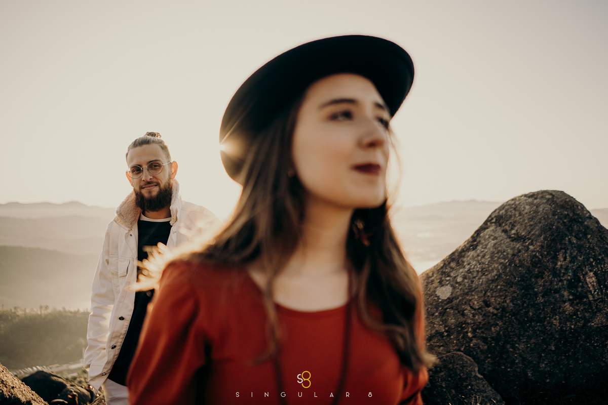 Fotografo de ensaio pré casamento nas nuvens do pico do olho d'agua no amanhecer