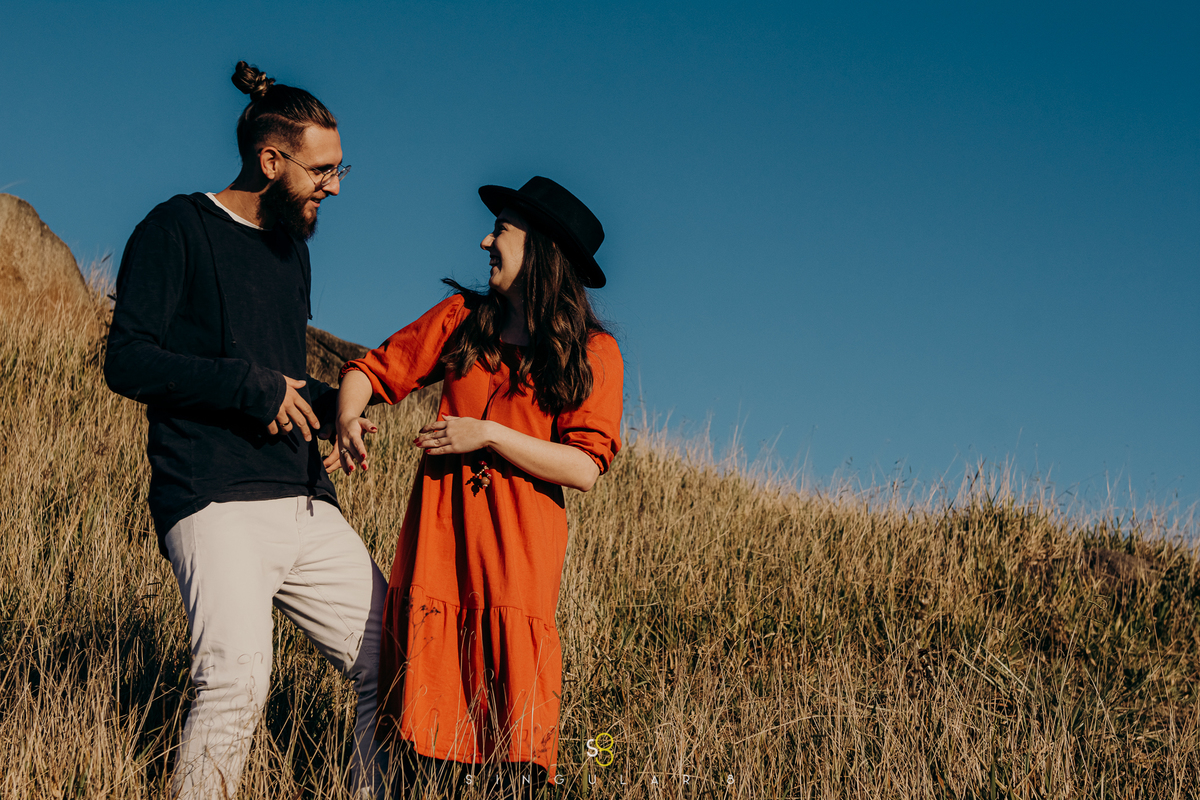 Roupa diferente para ensaio pré casamento na montanha